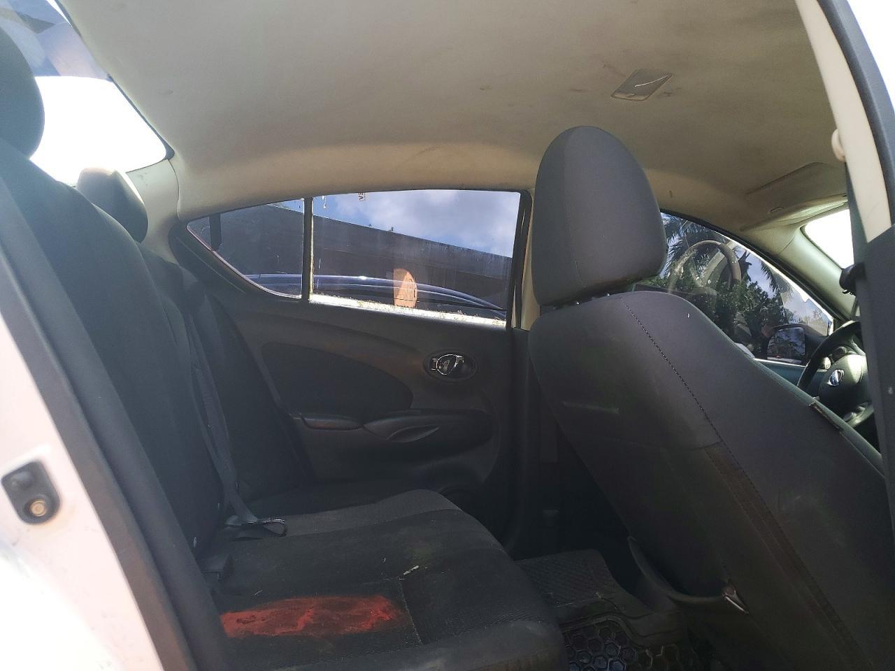 NISSAN VERSA