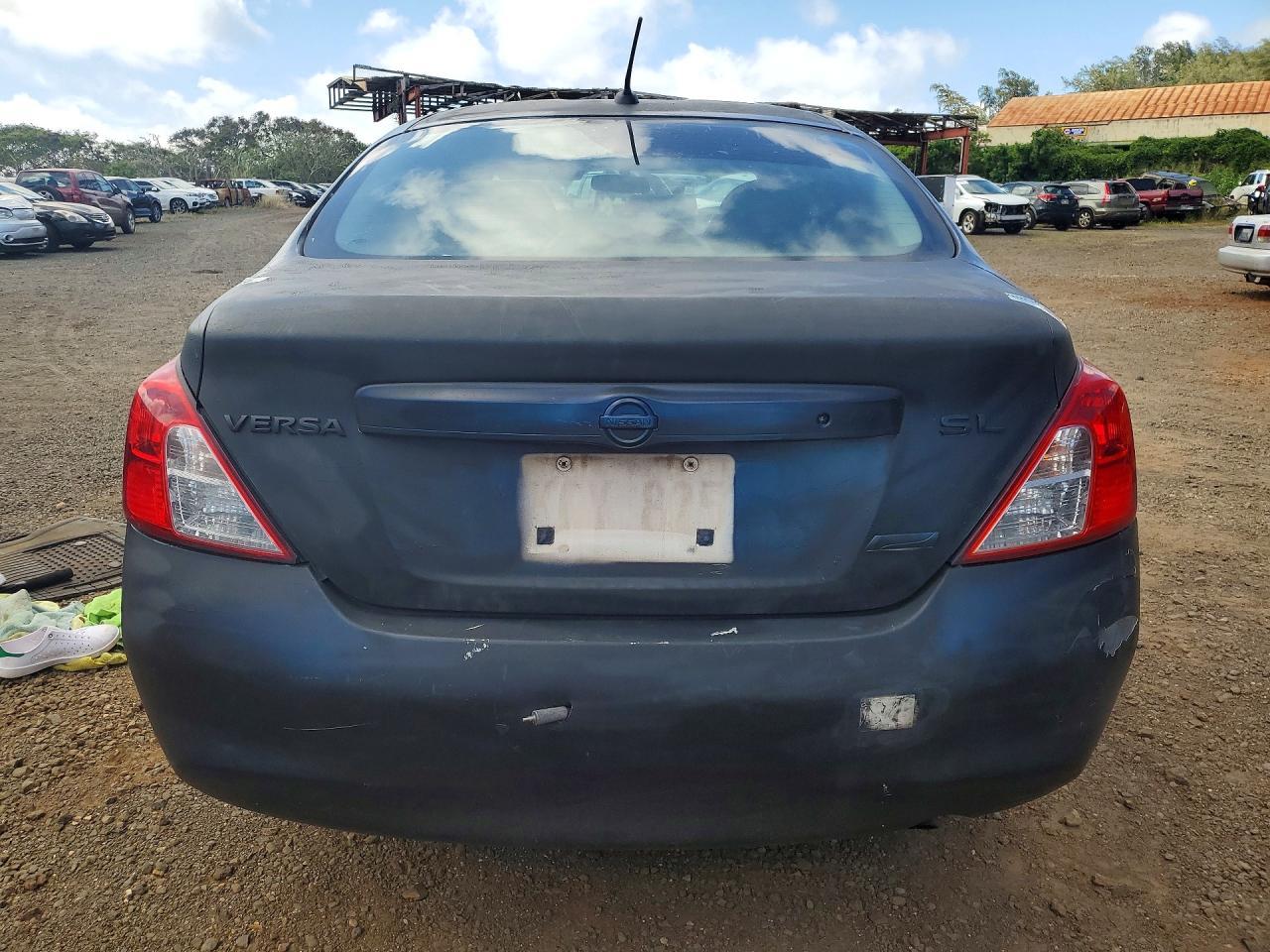 NISSAN VERSA