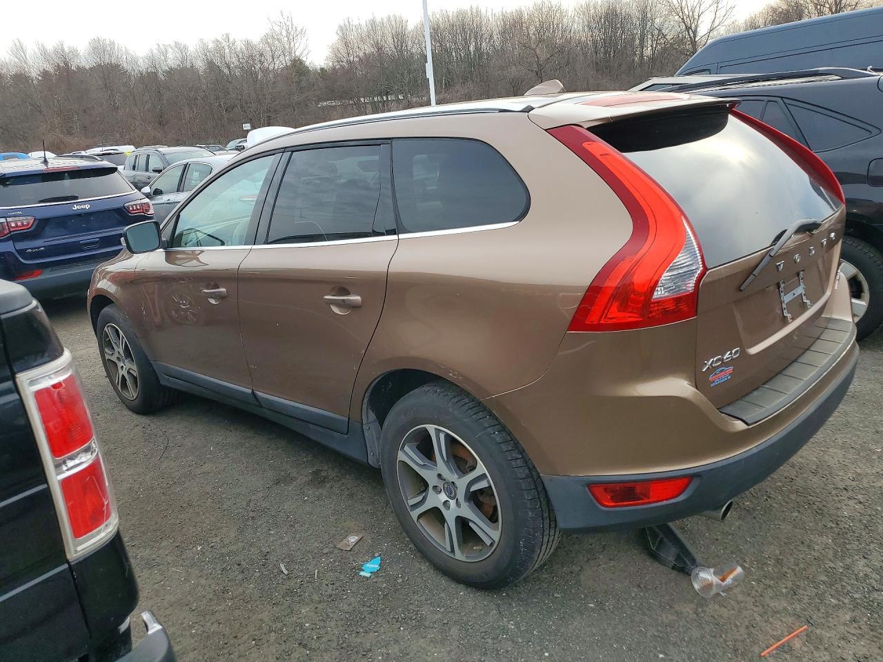 2013 VOLVO XC60 — фото 2