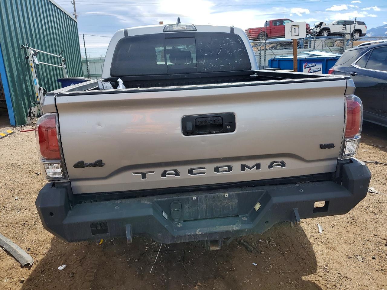 2017 TOYOTA TACOMA — фото 6