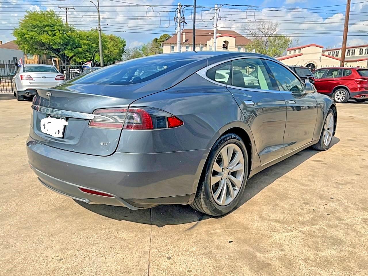 TESLA MODEL S