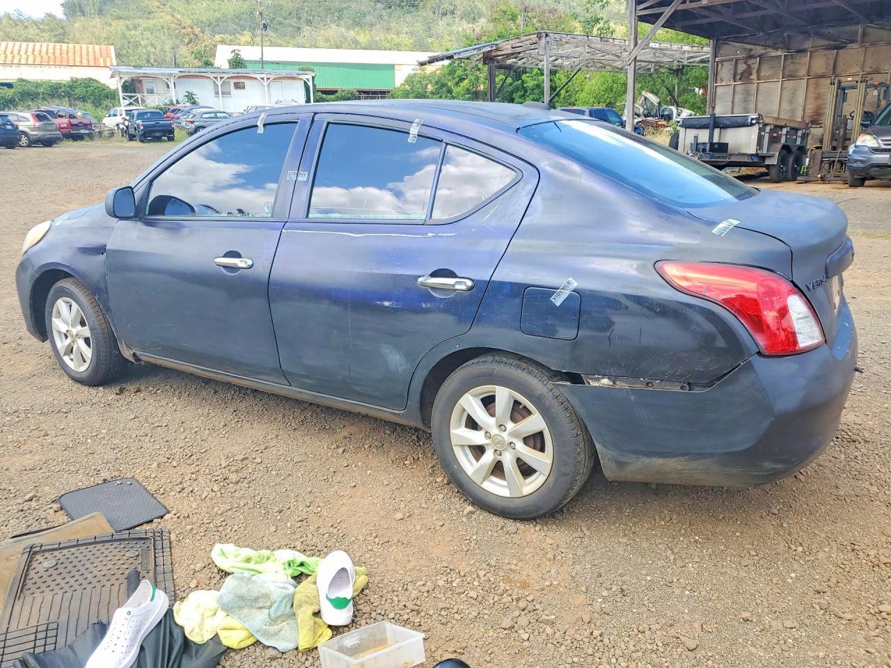 NISSAN VERSA