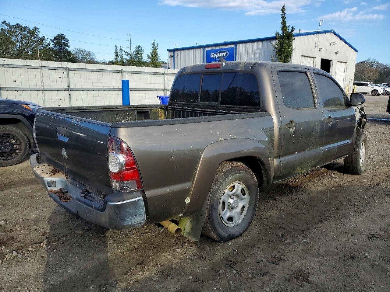 TOYOTA TACOMA