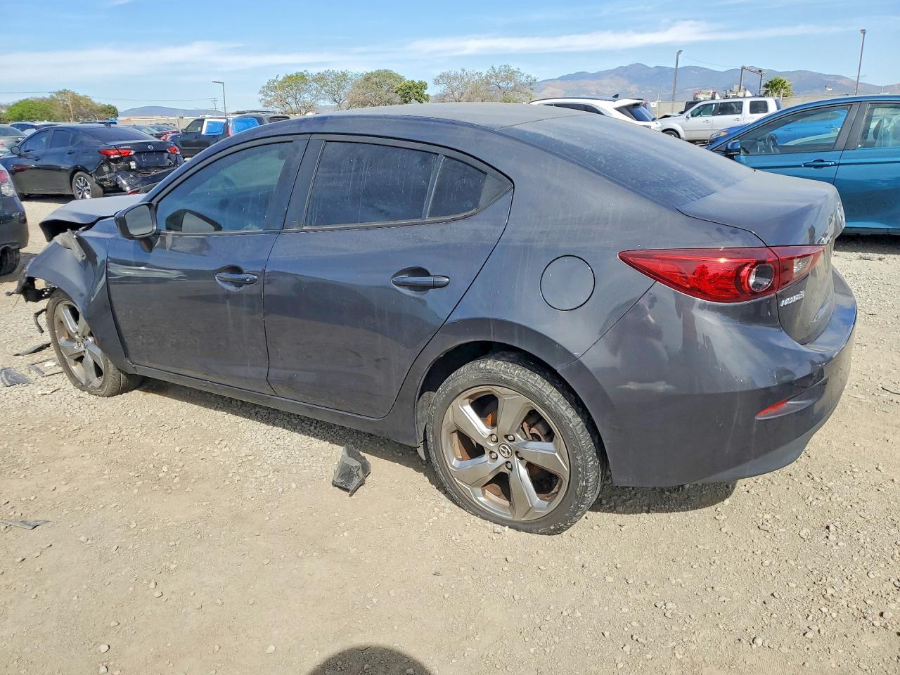MAZDA 3