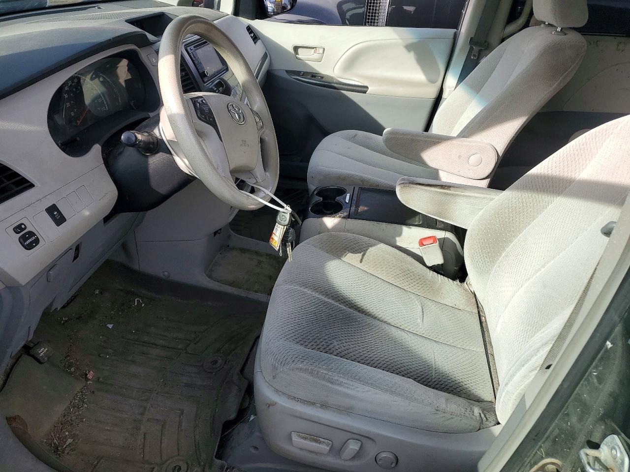 TOYOTA SIENNA
