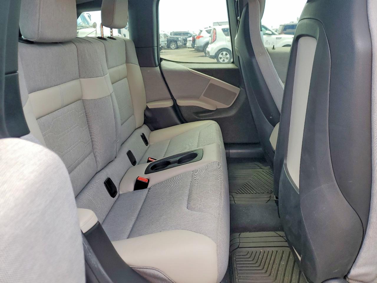 2016 BMW I3 — фото 11