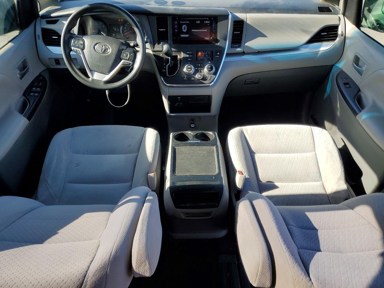 2017 TOYOTA SIENNA — фото 8