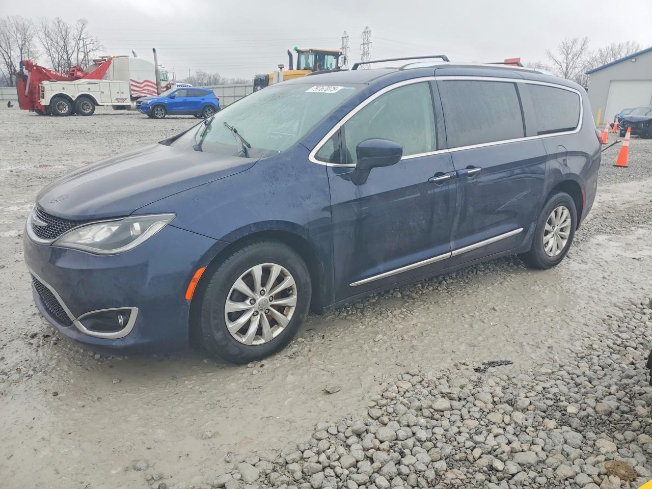 CHRYSLER PACIFICA