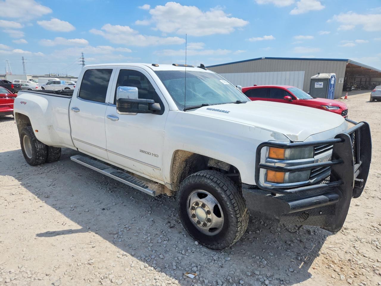 2015 CHEVROLET SILVERADO 3500 — фото 4