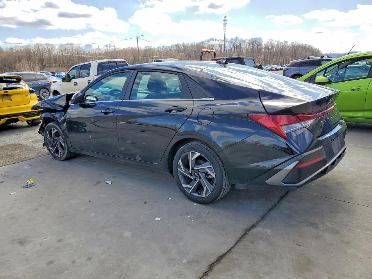 HYUNDAI ELANTRA