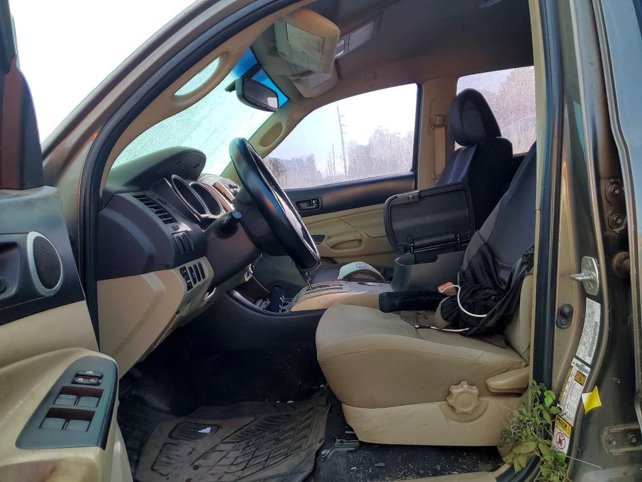 TOYOTA TACOMA