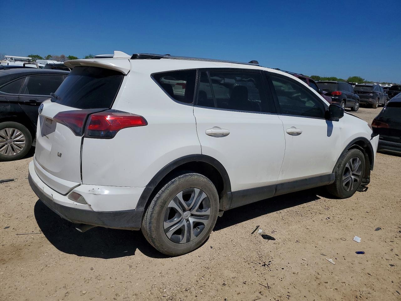 2018 TOYOTA RAV4 — фото 3