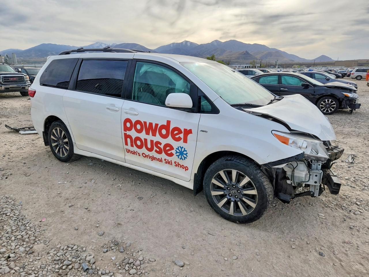 TOYOTA SIENNA