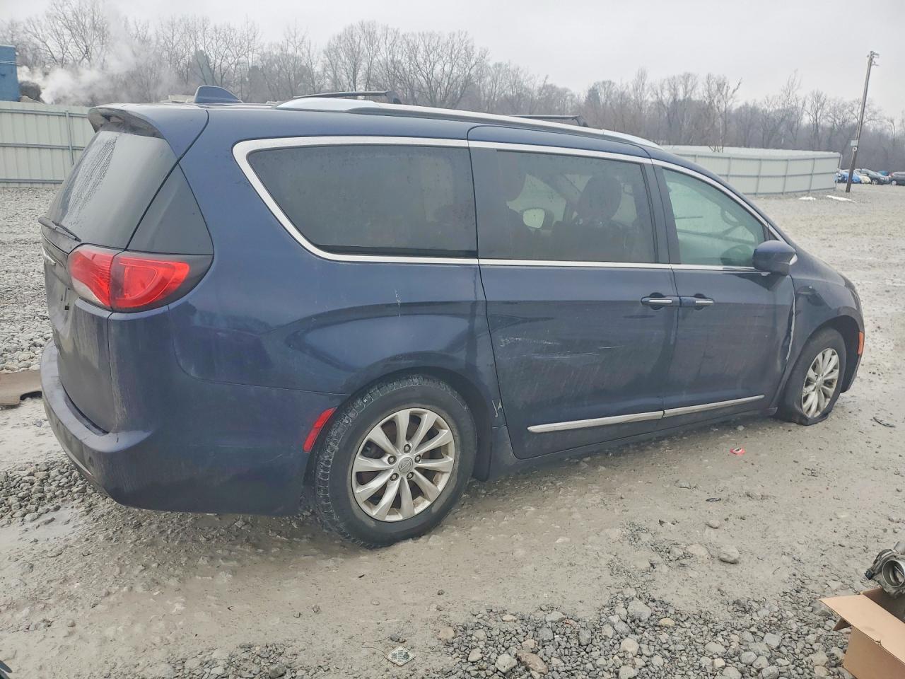 CHRYSLER PACIFICA