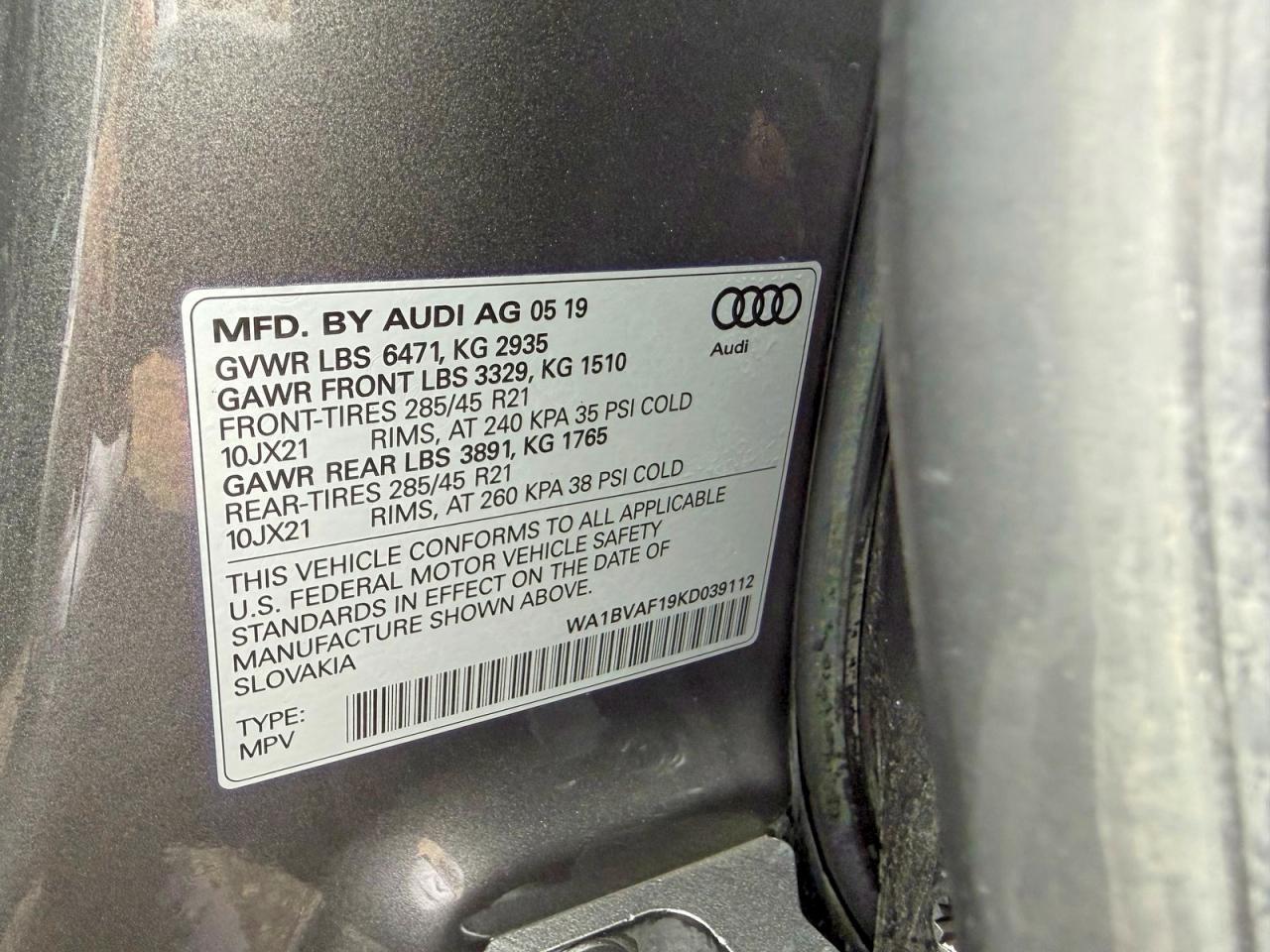 AUDI Q8