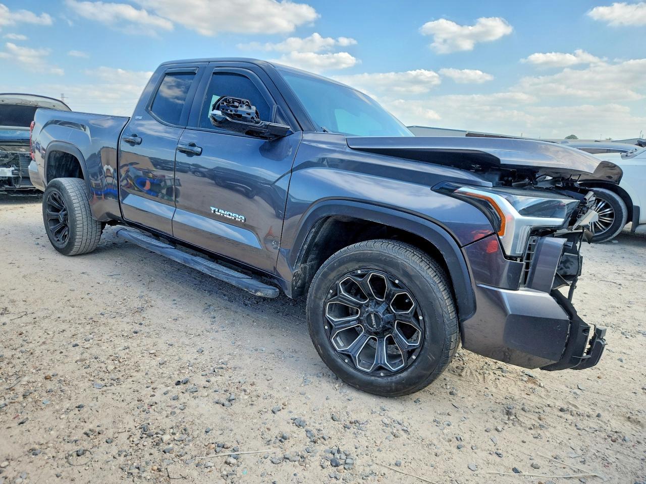TOYOTA TUNDRA