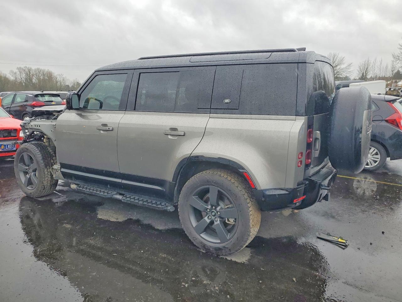 LAND ROVER DEFENDER