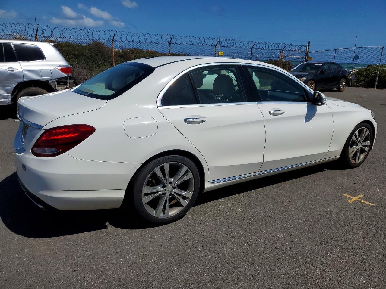 2015 MERCEDES-BENZ C-CLASS — фото 3