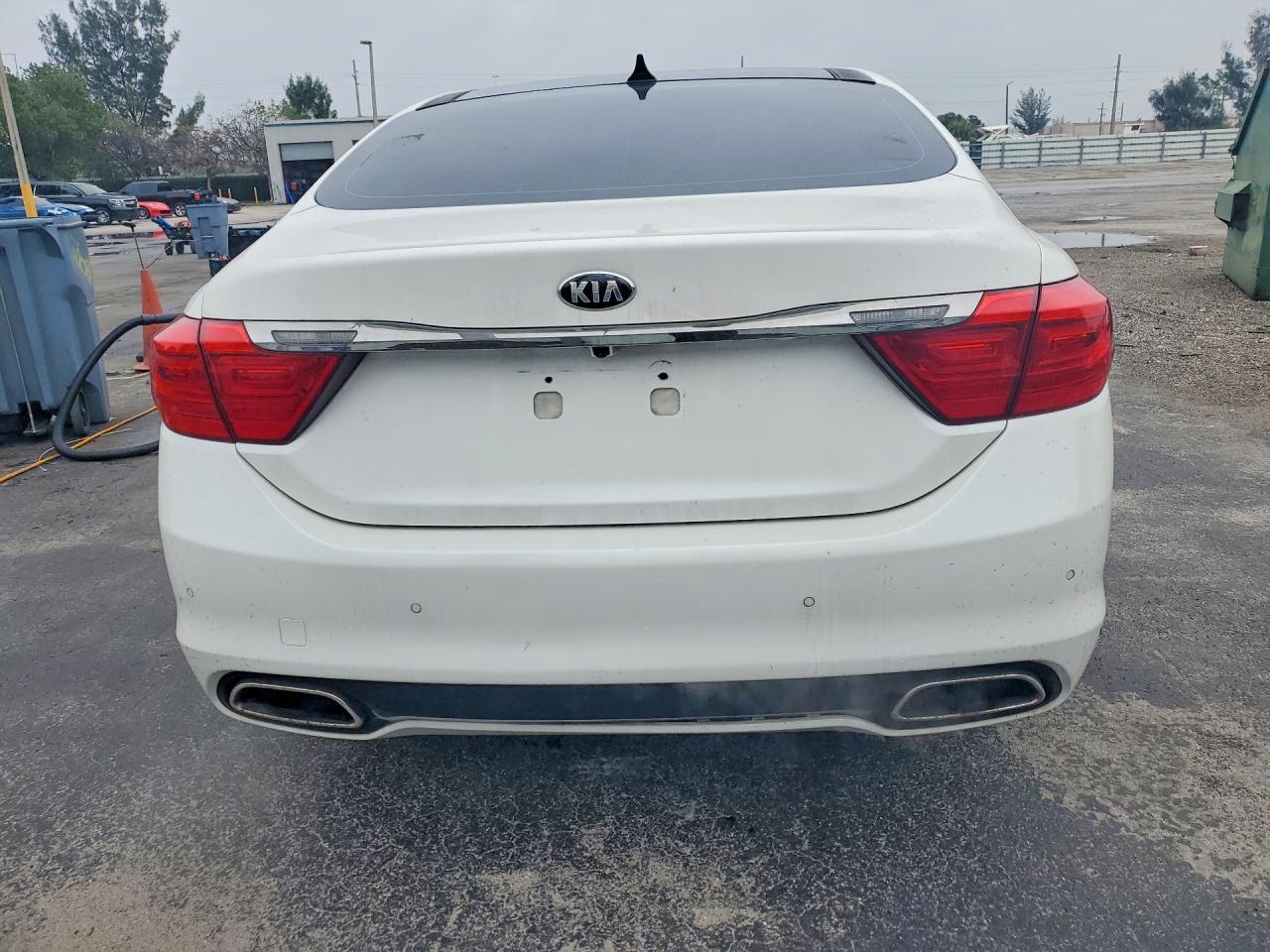 KIA K900