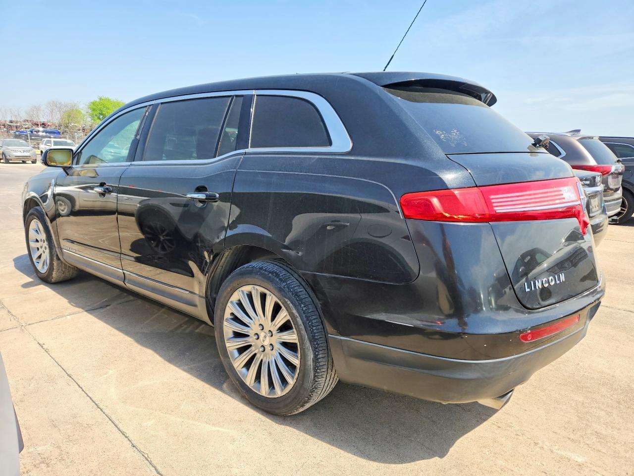 2013 LINCOLN MKT — фото 2
