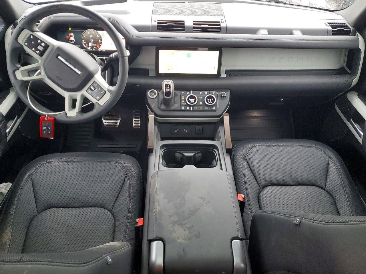 LAND ROVER DEFENDER