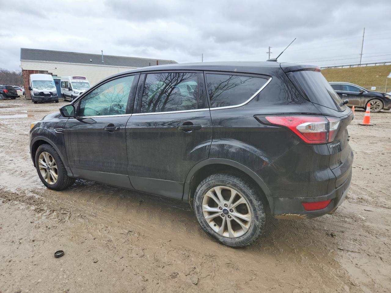 2017 FORD ESCAPE — фото 2
