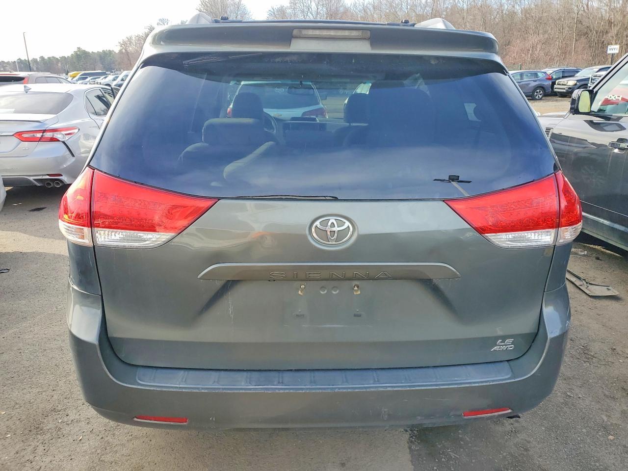TOYOTA SIENNA