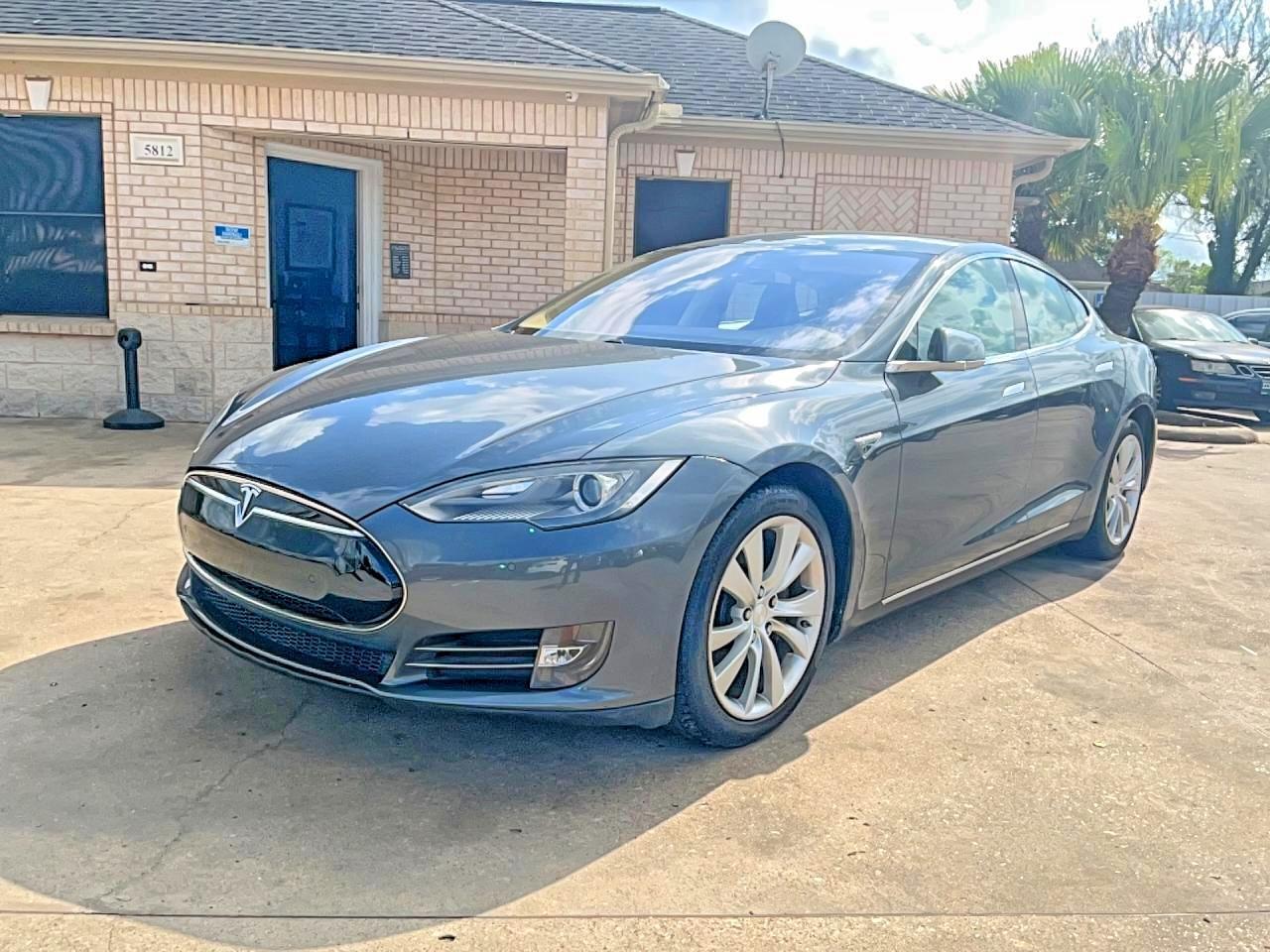 TESLA MODEL S