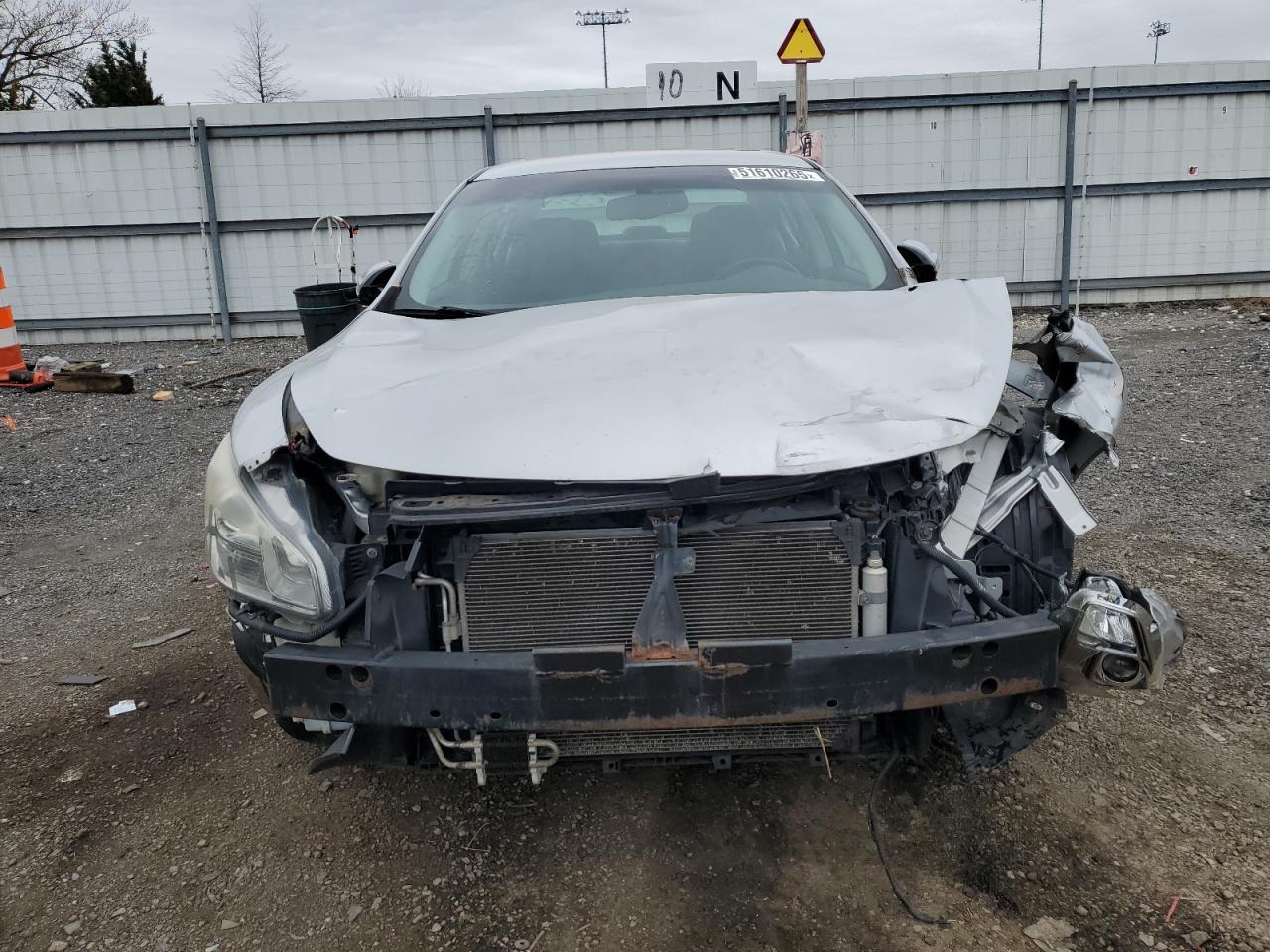 NISSAN MAXIMA