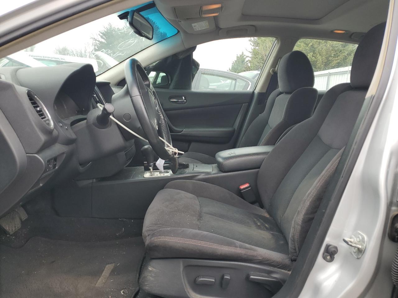 NISSAN MAXIMA