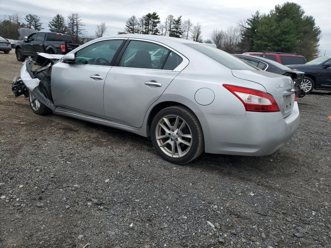 NISSAN MAXIMA