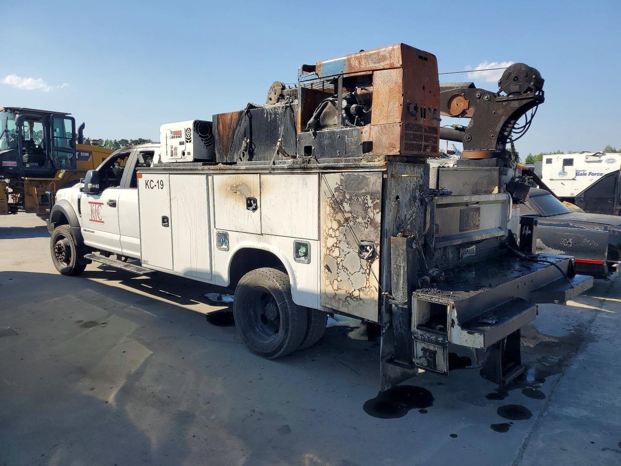 2019 FORD F-550 — фото 2