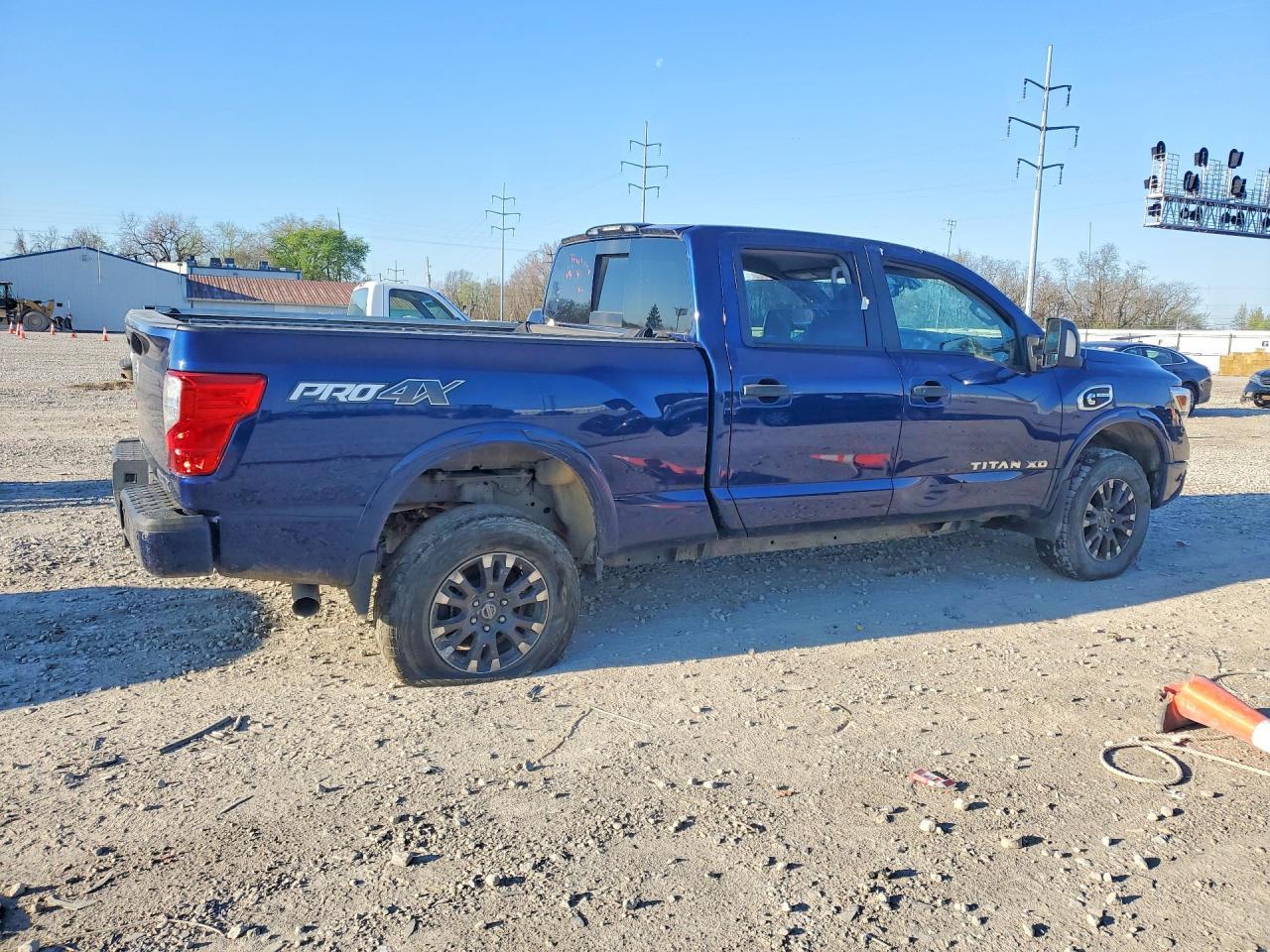 NISSAN TITAN