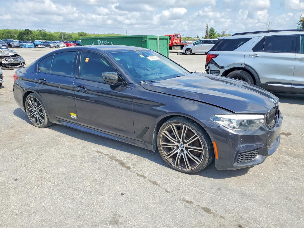2019 BMW 5 SERIES — фото 4