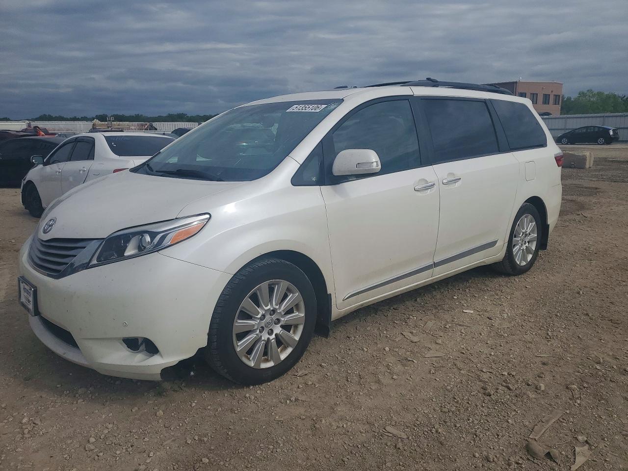 2015 TOYOTA SIENNA — фото 1