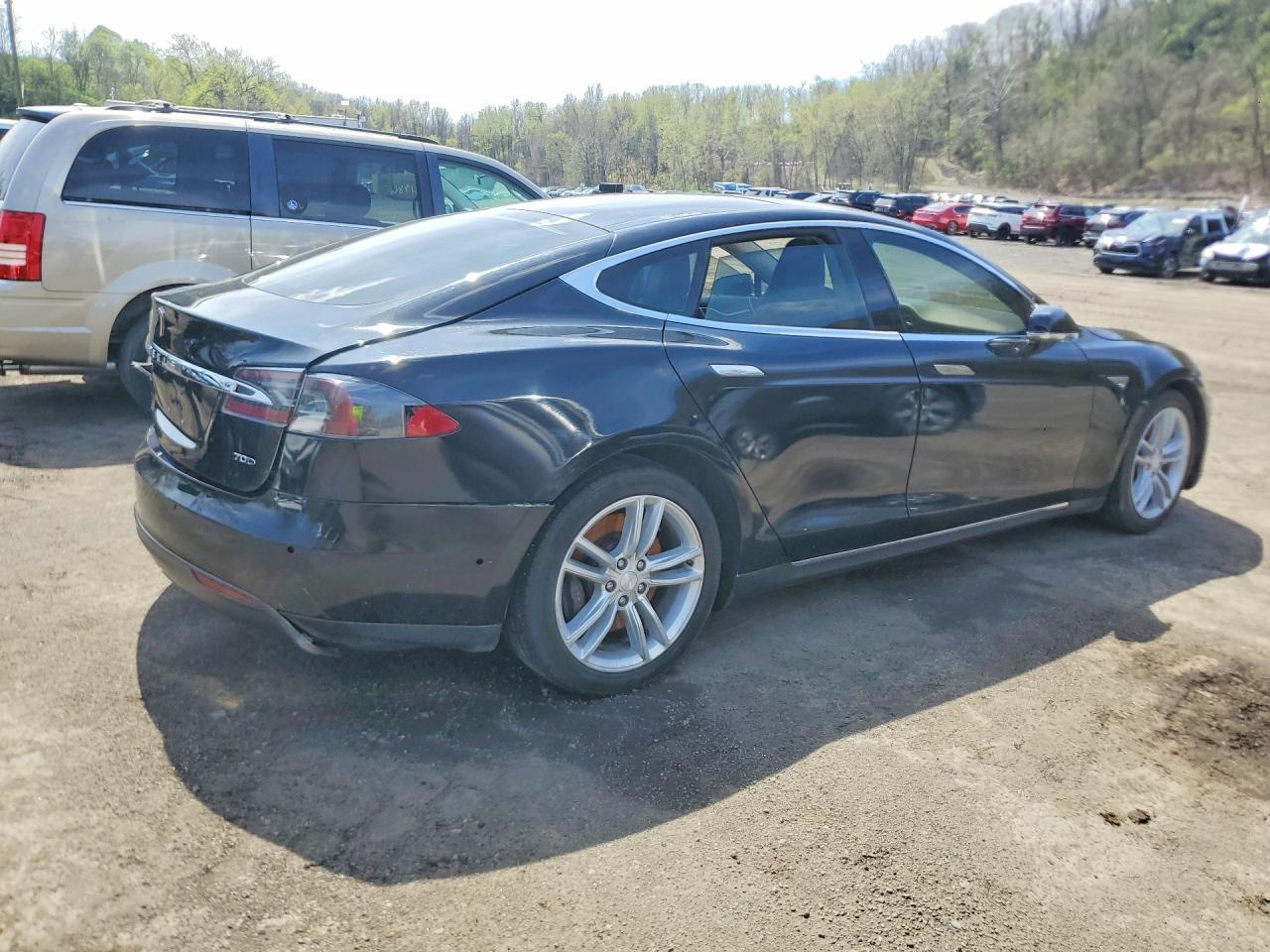 2015 TESLA MODEL S — фото 3