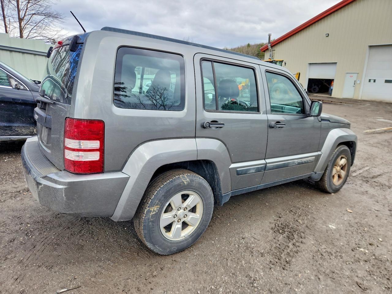 2012 JEEP LIBERTY — фото 3