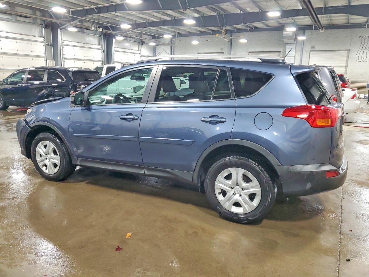 2013 TOYOTA RAV4 — фото 2