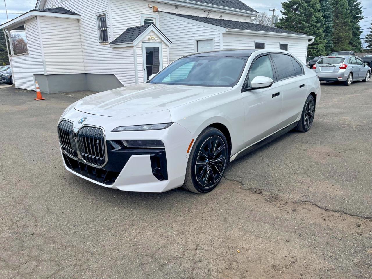 BMW I7
