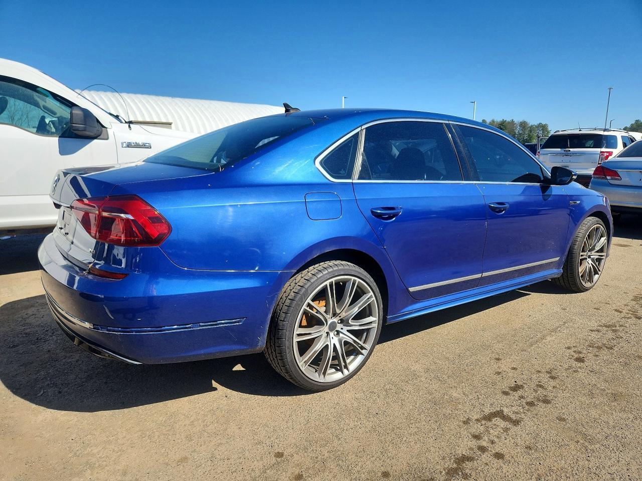 2017 VOLKSWAGEN PASSAT — фото 3