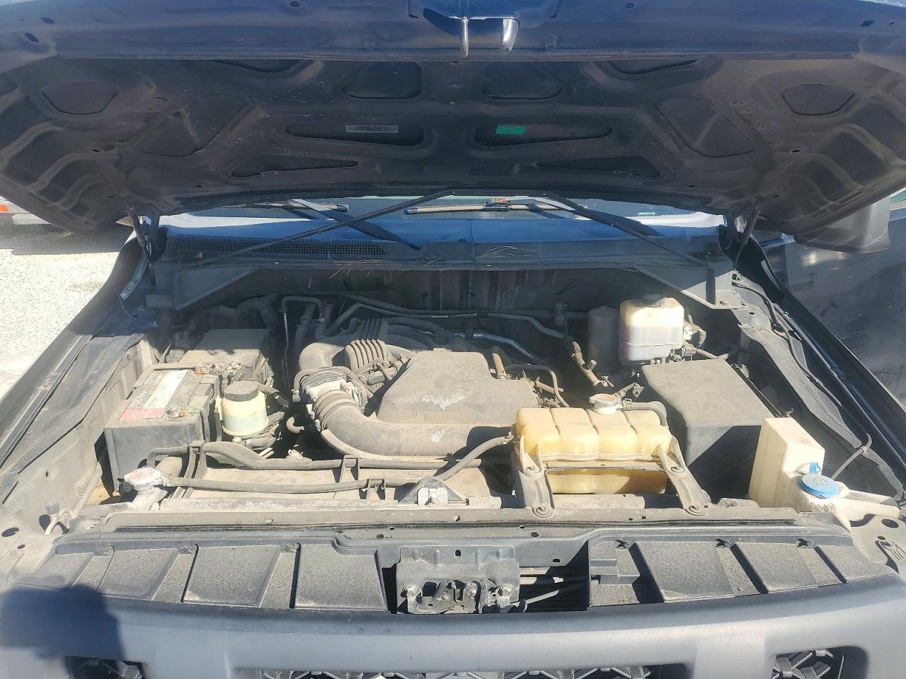 NISSAN NV