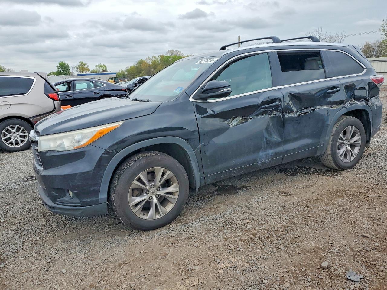 TOYOTA HIGHLANDER