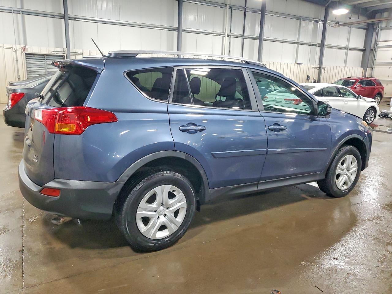 2013 TOYOTA RAV4 — фото 3
