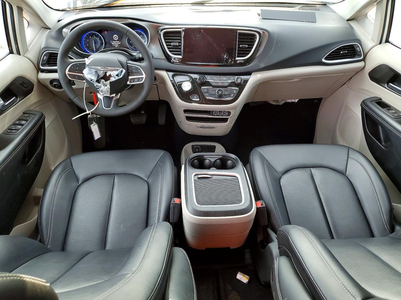 CHRYSLER PACIFICA