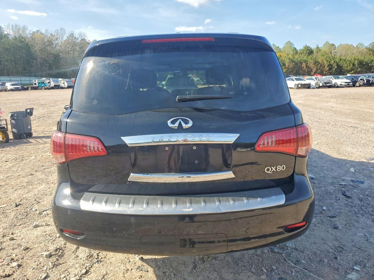 2017 INFINITI QX80 — фото 6