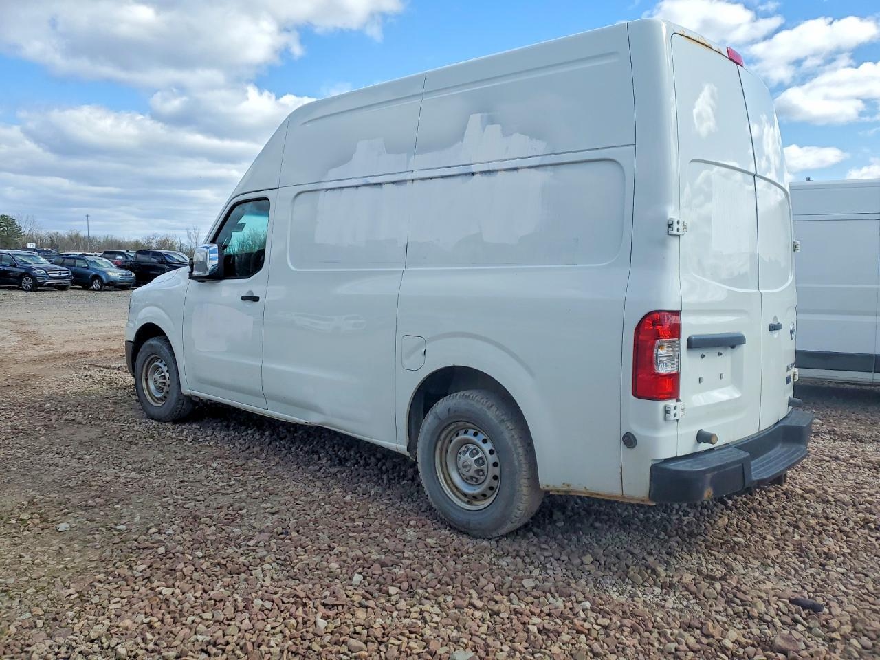 2015 NISSAN NV3500 — фото 2