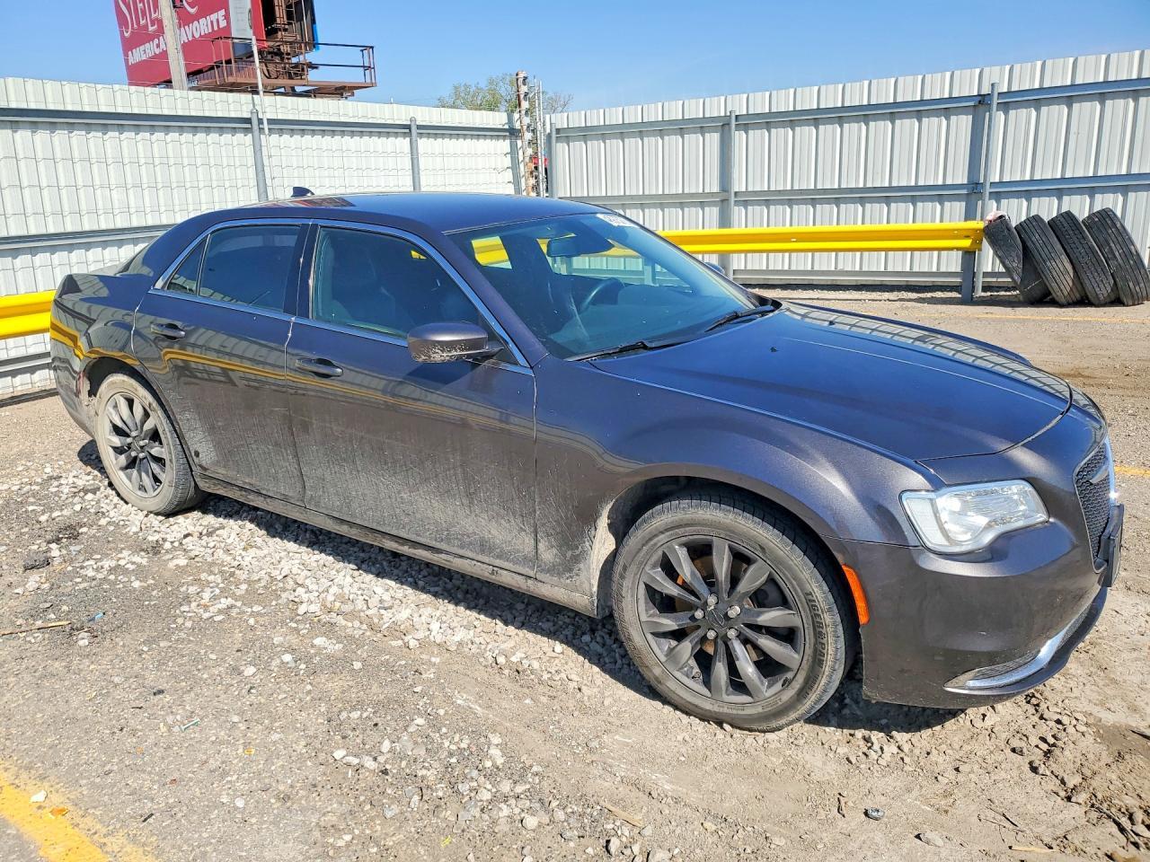 CHRYSLER 300