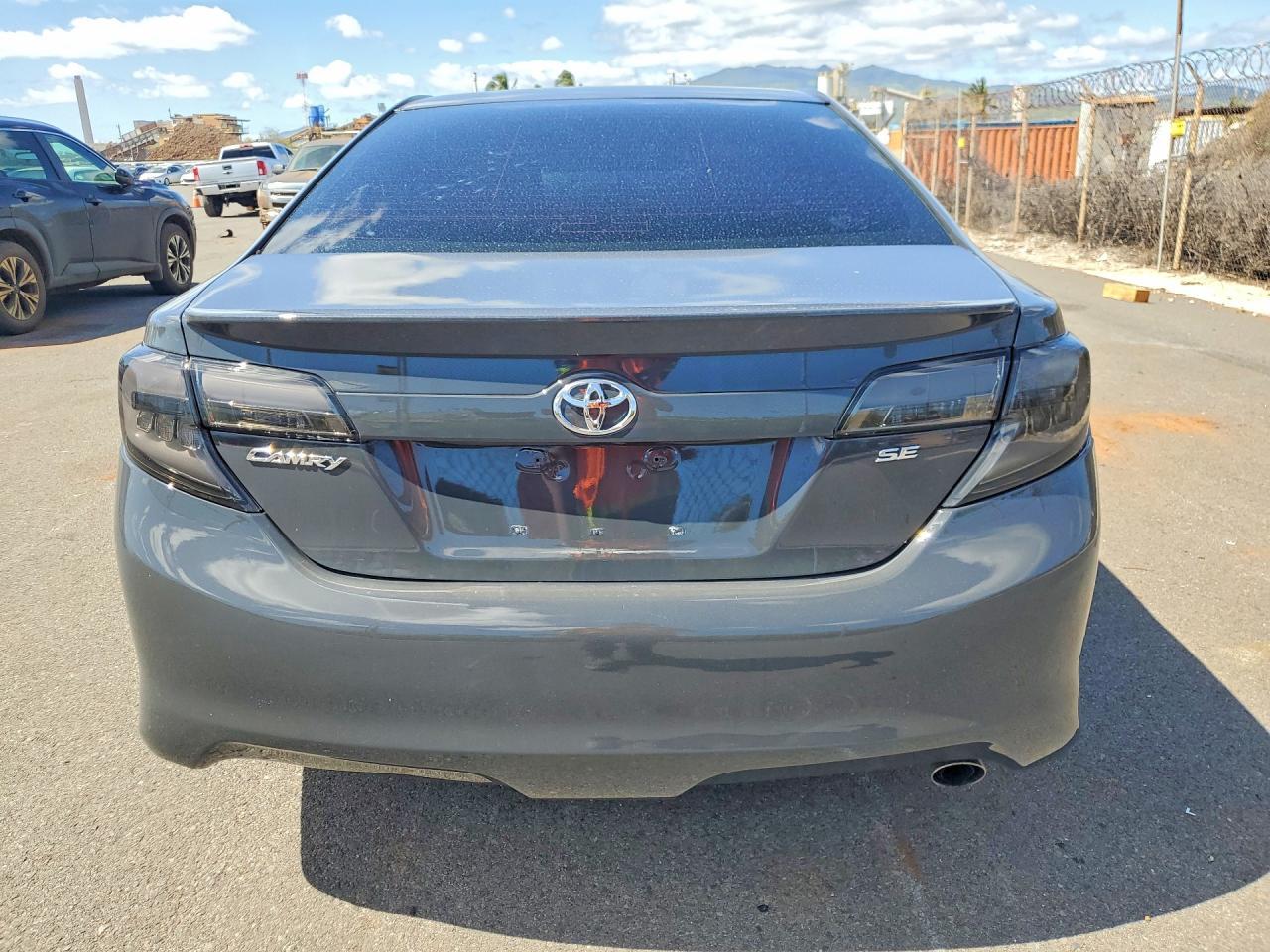 TOYOTA CAMRY