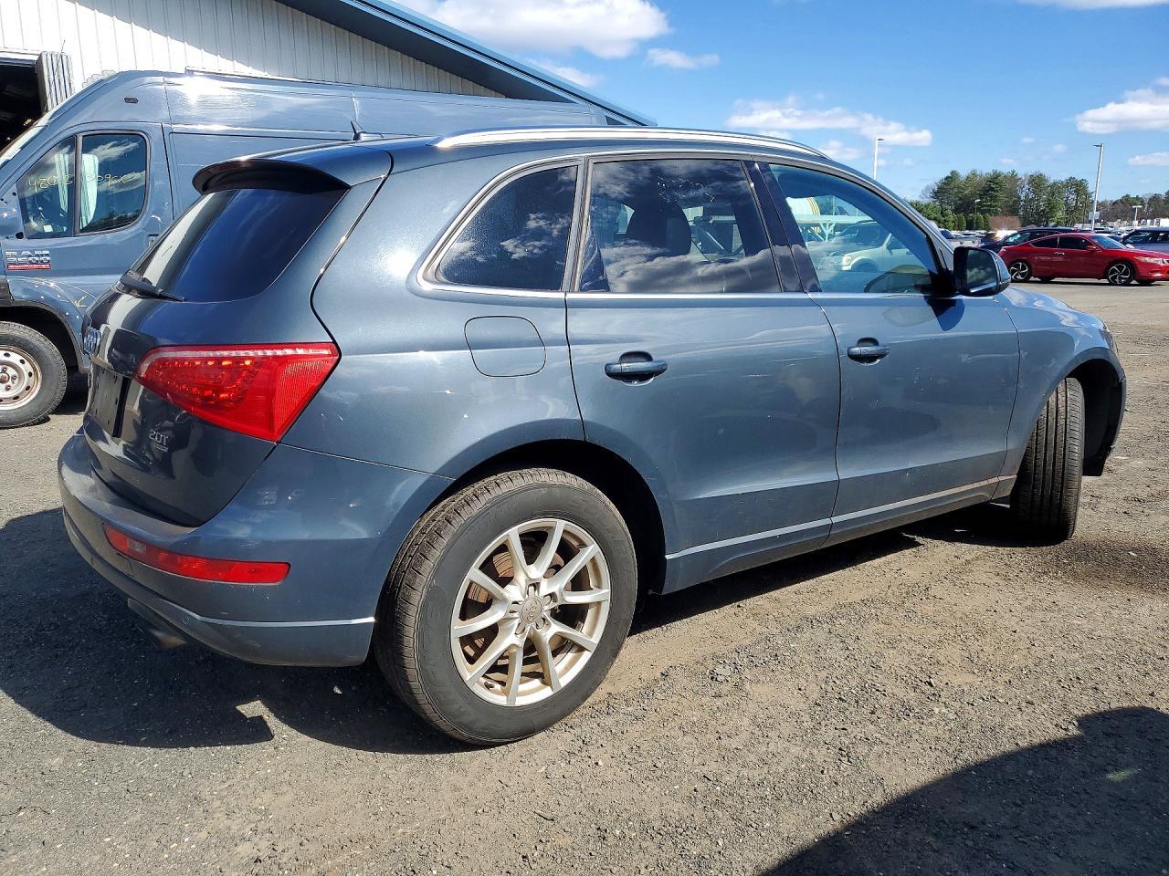 2011 AUDI Q5 — фото 3