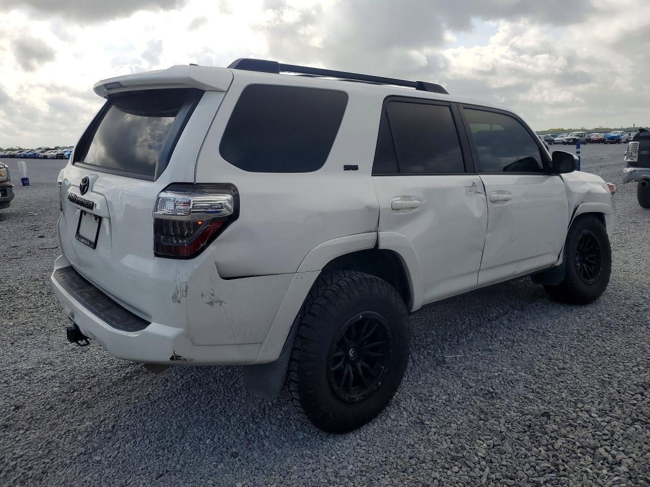 2018 TOYOTA 4RUNNER — фото 3